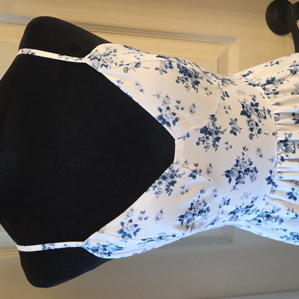 Floral Spaghetti Strap Maxi Dress With Cut Out In Back - Picture 5 of 16